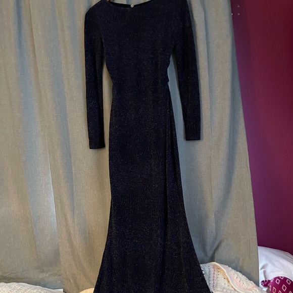 Beautiful dark blue long flowing dress - Picture 5 of 16